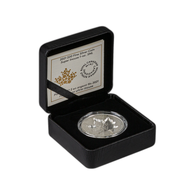 1 troy ounce zilveren munt Super incuse Maple Leaf 2021 perspectief 5